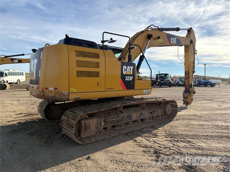 CAT 323F L Tracked Excavator حفارات زحافة
