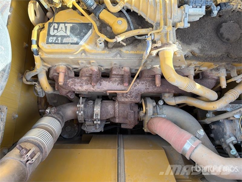 CAT 323F L Tracked Excavator حفارات زحافة