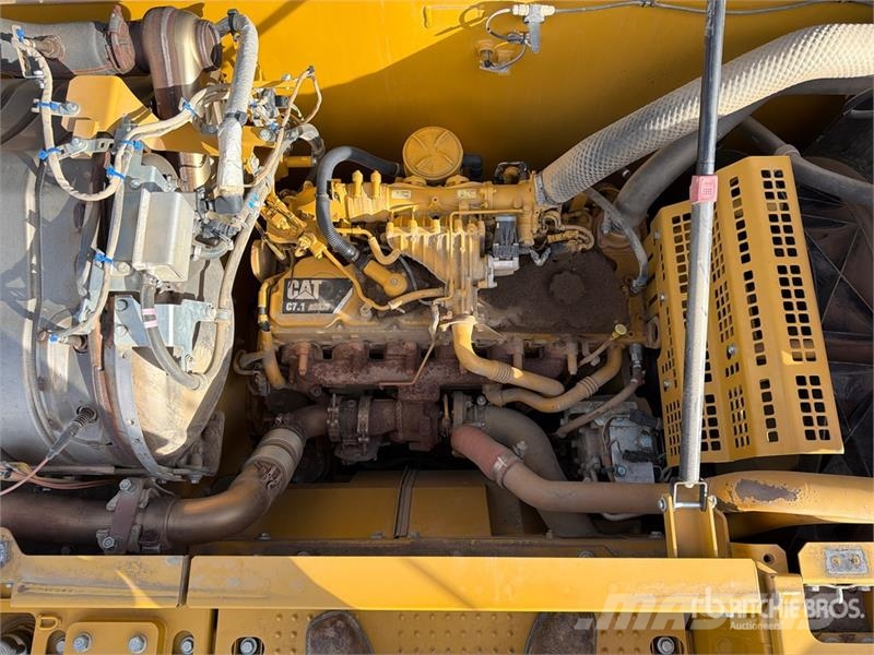 CAT 323F L Tracked Excavator حفارات زحافة