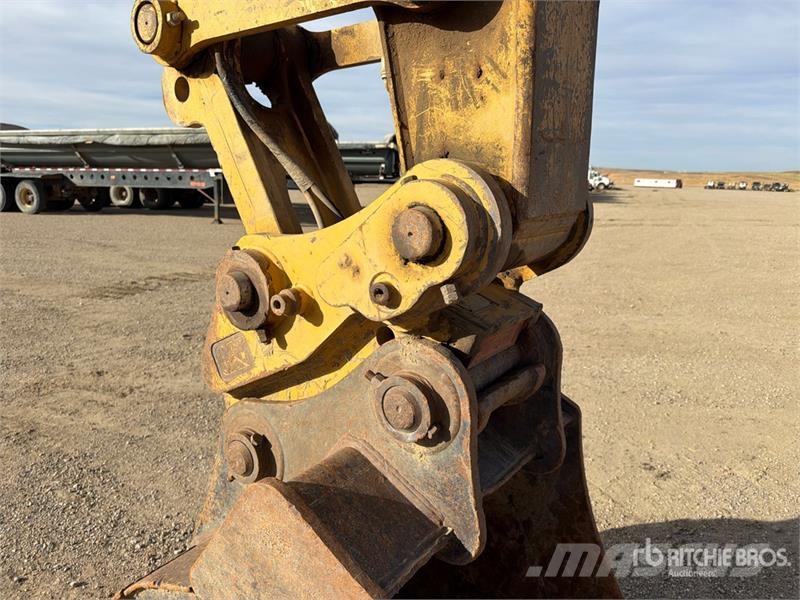 CAT 323F L Tracked Excavator حفارات زحافة