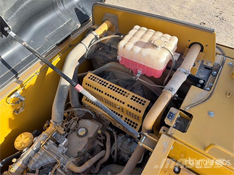 CAT 323F L Tracked Excavator حفارات زحافة