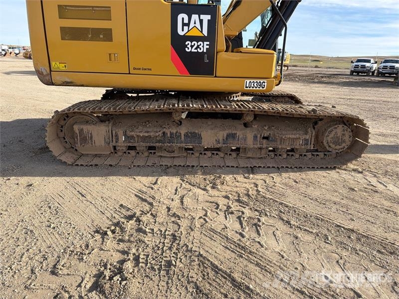 CAT 323F L Tracked Excavator حفارات زحافة