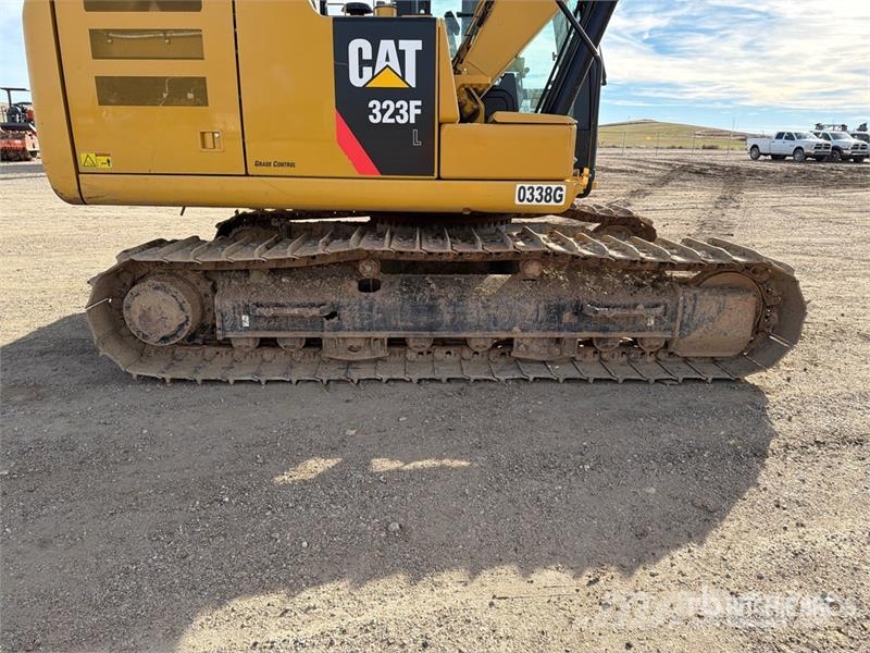 CAT 323F L Tracked Excavator حفارات زحافة