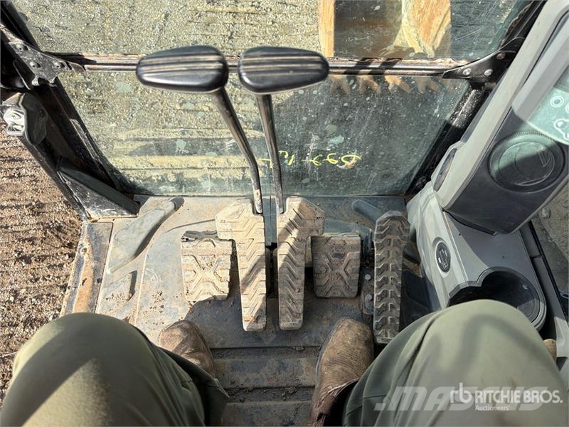 CAT 323F L Tracked Excavator حفارات زحافة