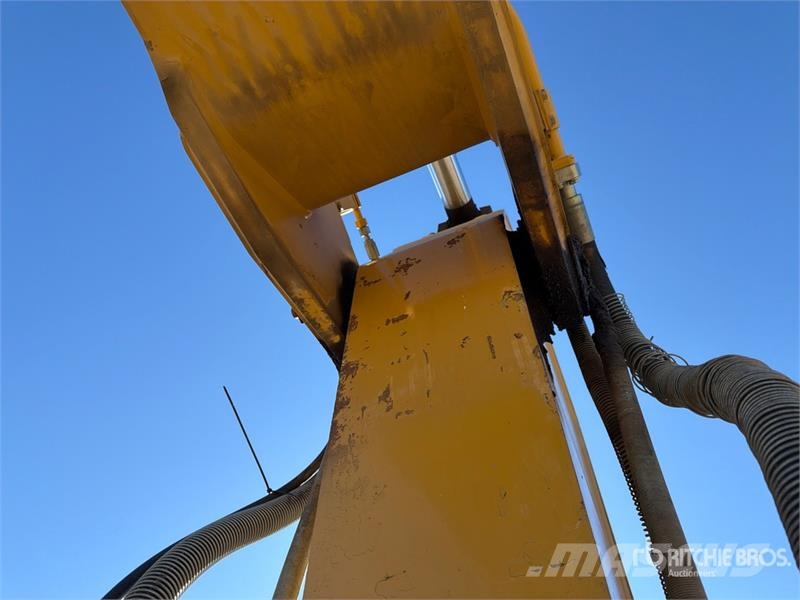CAT 324 EL Tracked Excavator Bagri goseničarji