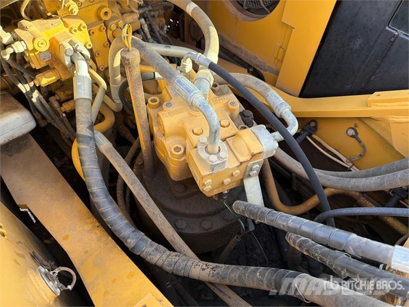 CAT 324 EL Tracked Excavator 대형 굴삭기 29톤 이상