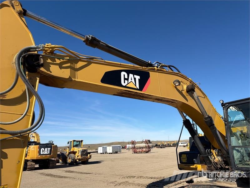 CAT 324 EL Tracked Excavator Bagri goseničarji