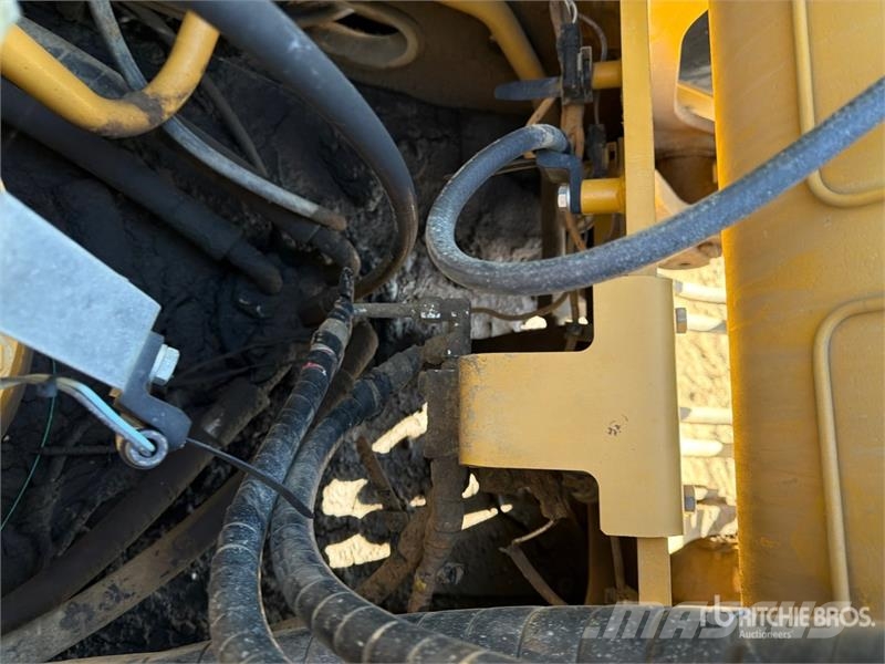 CAT 324 EL Tracked Excavator Bagri goseničarji