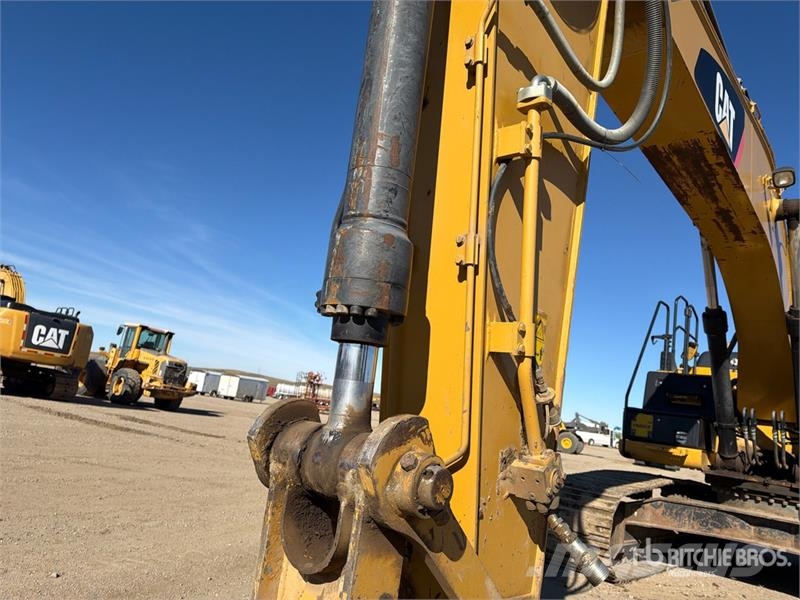CAT 324 EL Tracked Excavator Bagri goseničarji