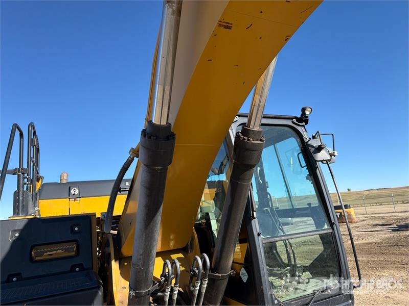 CAT 324 EL Tracked Excavator Bagri goseničarji
