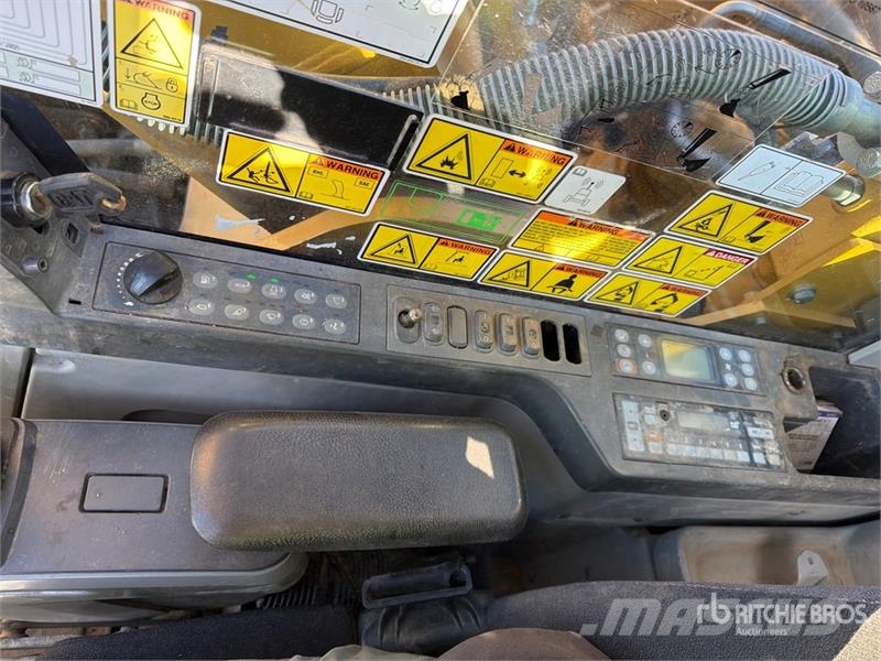 CAT 324 EL Tracked Excavator Bagri goseničarji