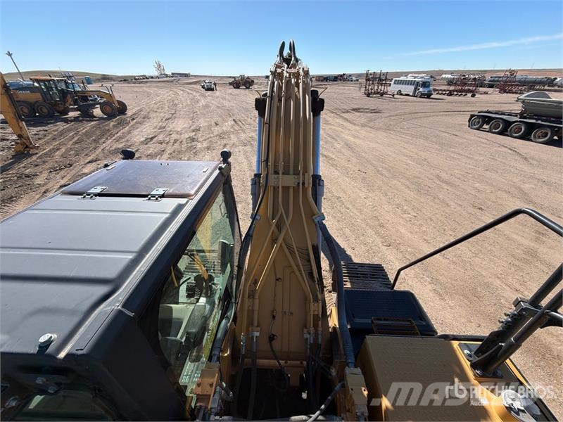 CAT 324 EL Tracked Excavator Bagri goseničarji