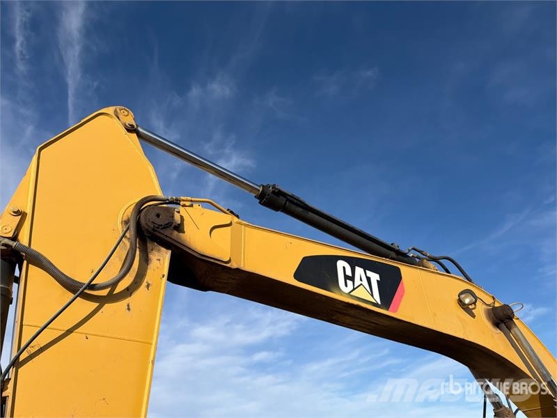 CAT 324E L Tracked Excavator Гусеничные экскаваторы