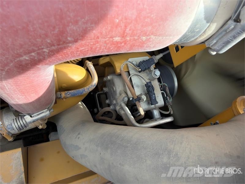 CAT 324E L Tracked Excavator 대형 굴삭기 29톤 이상
