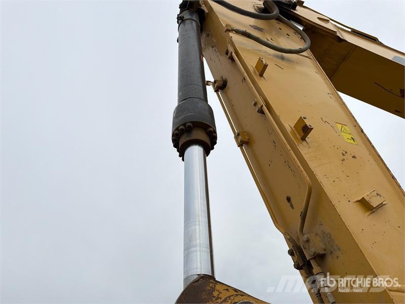 CAT 324E L Tracked Excavator 대형 굴삭기 29톤 이상