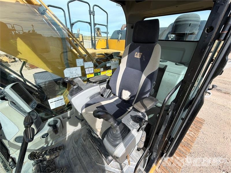 CAT 324E L Tracked Excavator 대형 굴삭기 29톤 이상