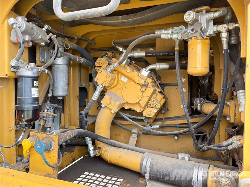 CAT 324E L Tracked Excavator 대형 굴삭기 29톤 이상