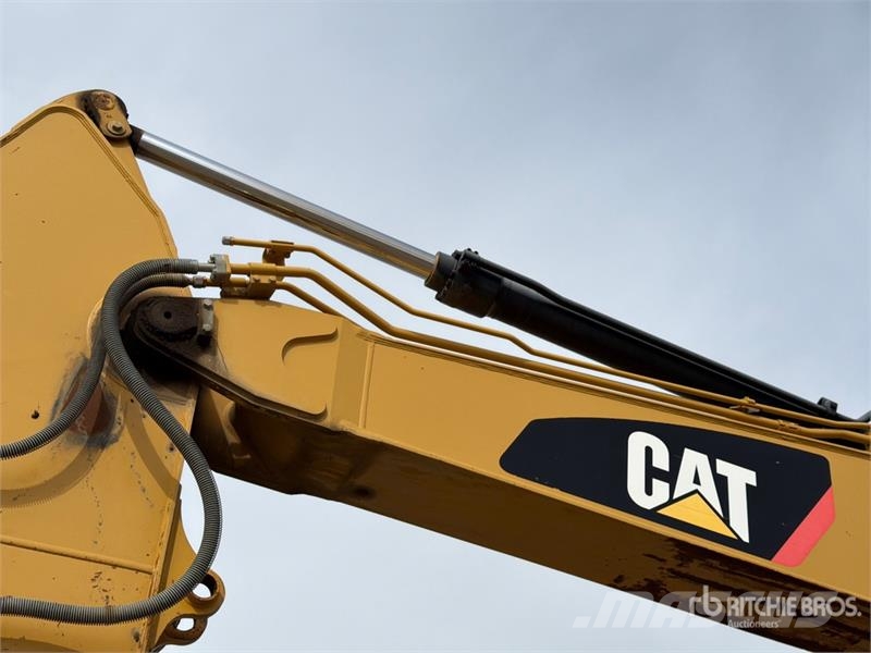 CAT 324E L Tracked Excavator 대형 굴삭기 29톤 이상