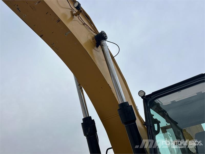 CAT 326 Tracked Excavator Koparki gąsienicowe