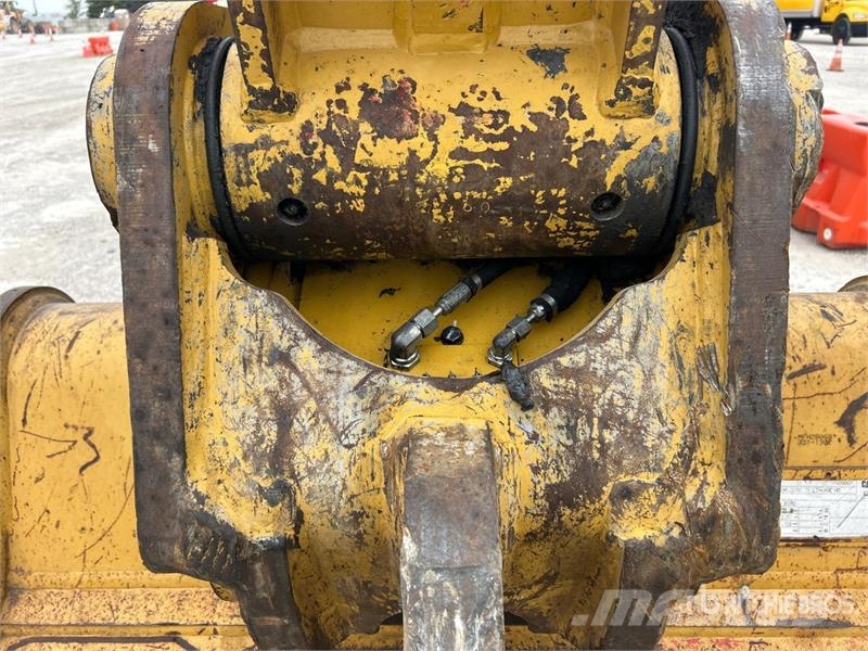 CAT 326 Tracked Excavator Koparki gąsienicowe