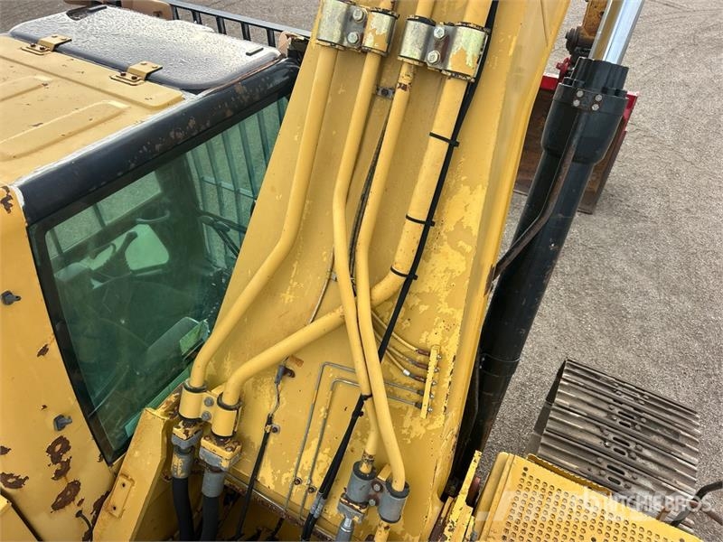 CAT 330C L Tracked Excavator Crawler excavators