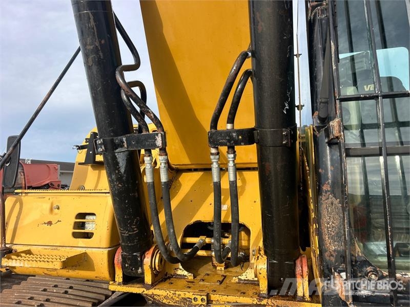 CAT 330C L Tracked Excavator Crawler excavators