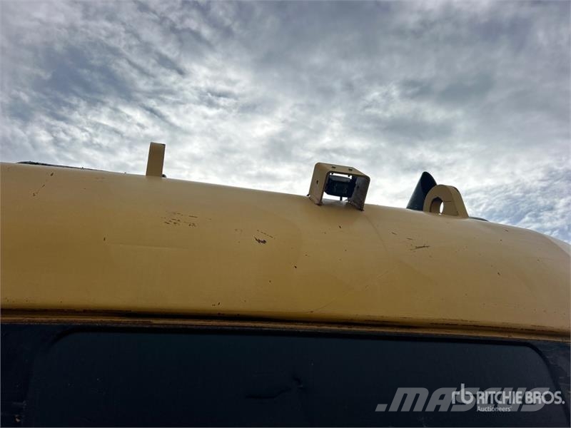 CAT 330C L Tracked Excavator Crawler excavators