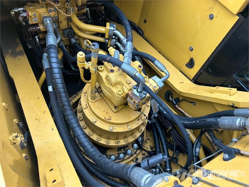 CAT 336F L Tracked Excavator Escavatori cingolati