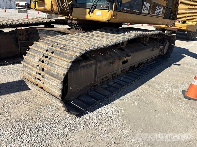CAT 345B II Tracked Excavator حفارات زحافة