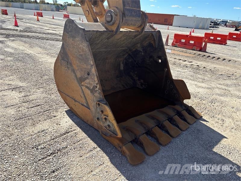 CAT 345B II Tracked Excavator حفارات زحافة