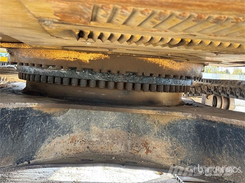 CAT 345B II Tracked Excavator حفارات زحافة