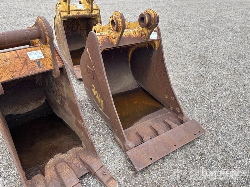 CAT 36 in .81 cyd Digging Excavator Bucket - Fits Cat Kašike / Korpe