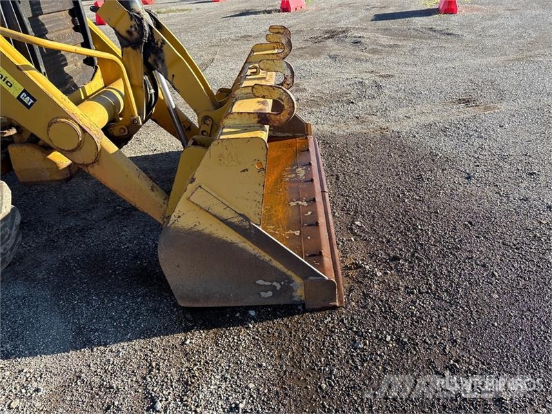 CAT 420E Retroescavadeiras