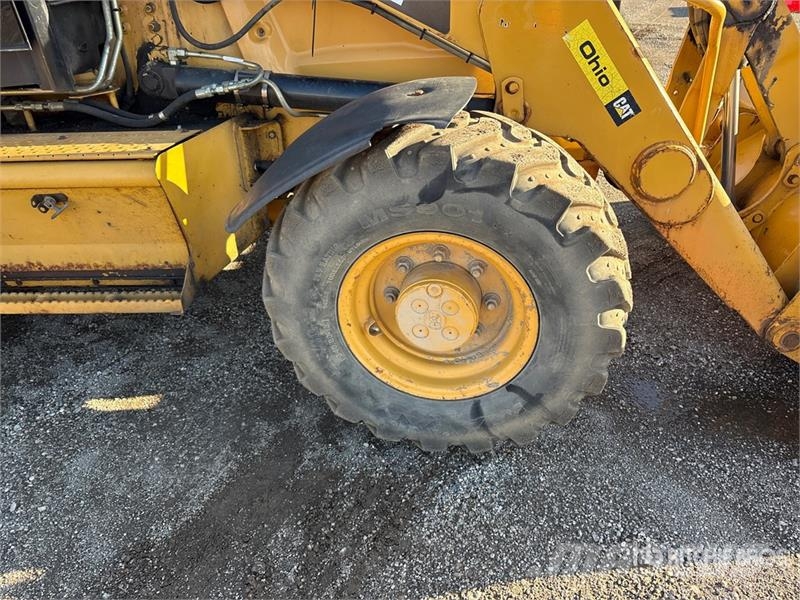 CAT 420E Retroescavadeiras