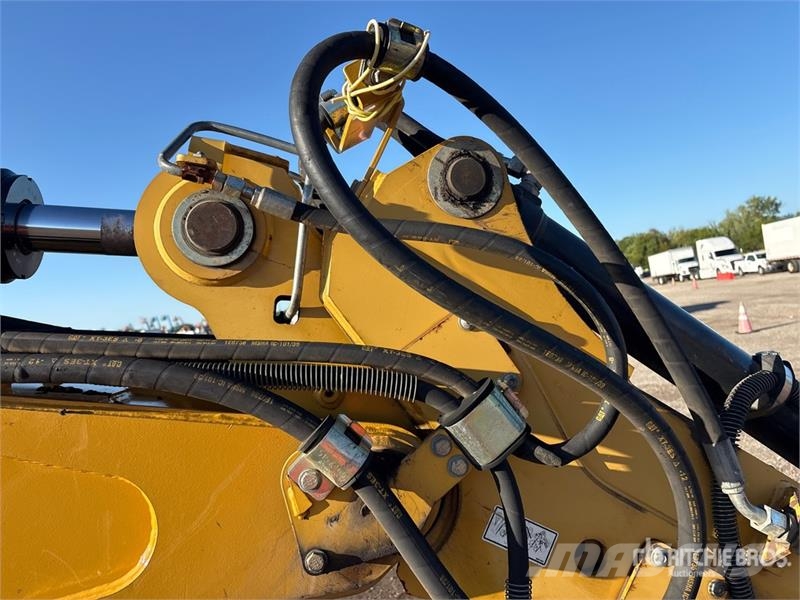 CAT 420E Retroescavadeiras