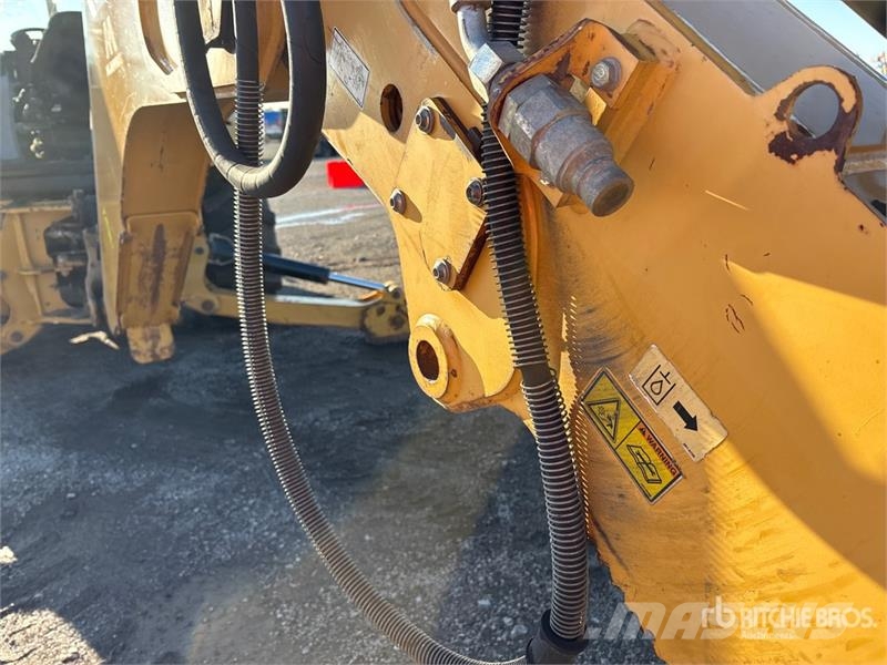 CAT 420E Retroescavadeiras