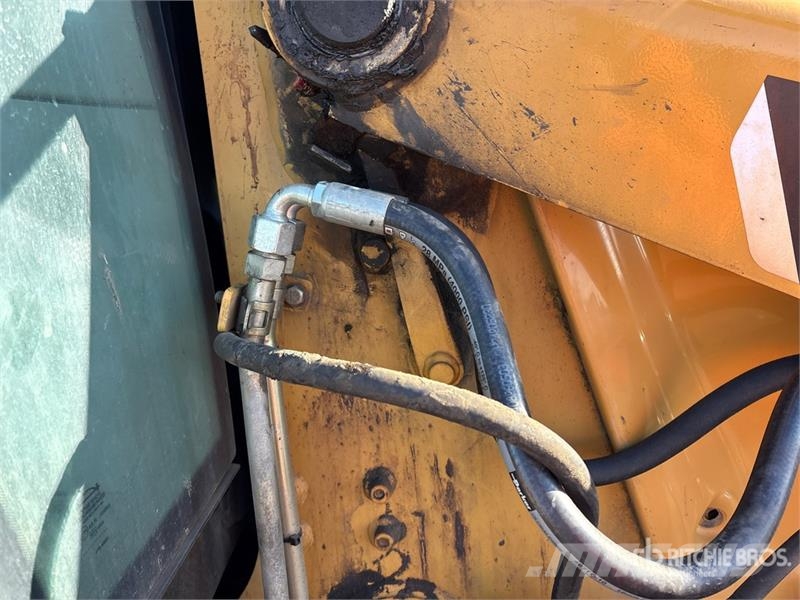 CAT 420E Retroescavadeiras