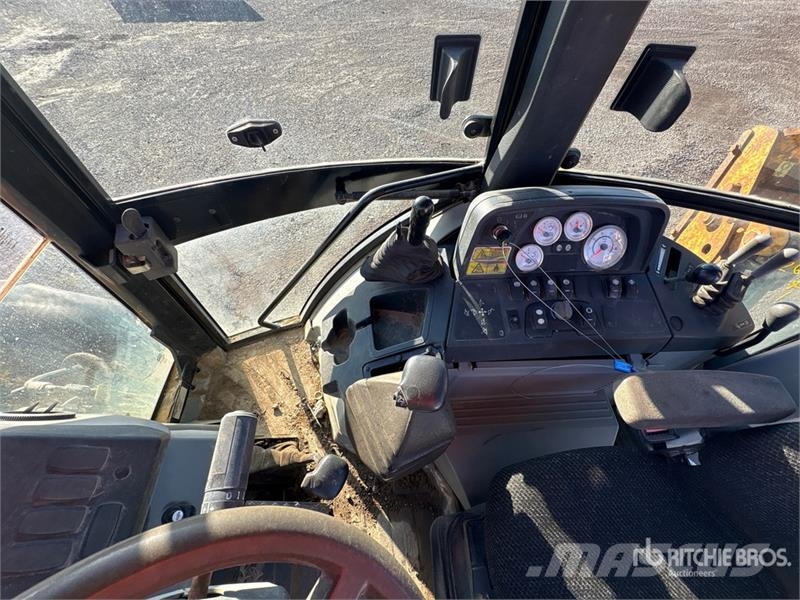 CAT 420E Retroescavadeiras