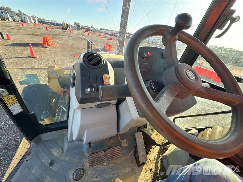 CAT 420E Retroescavadeiras