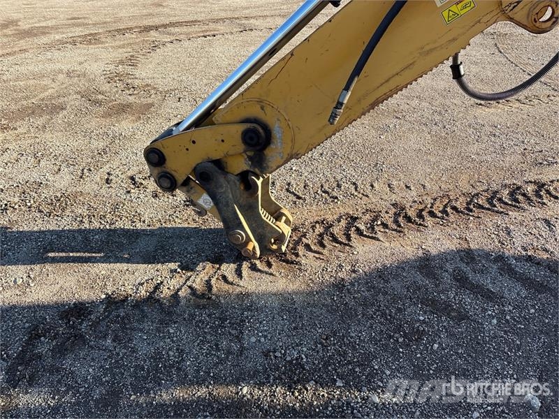 CAT 420E Retroescavadeiras