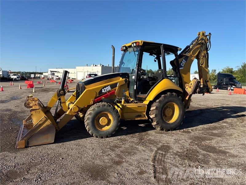 CAT 420E Retroescavadeiras