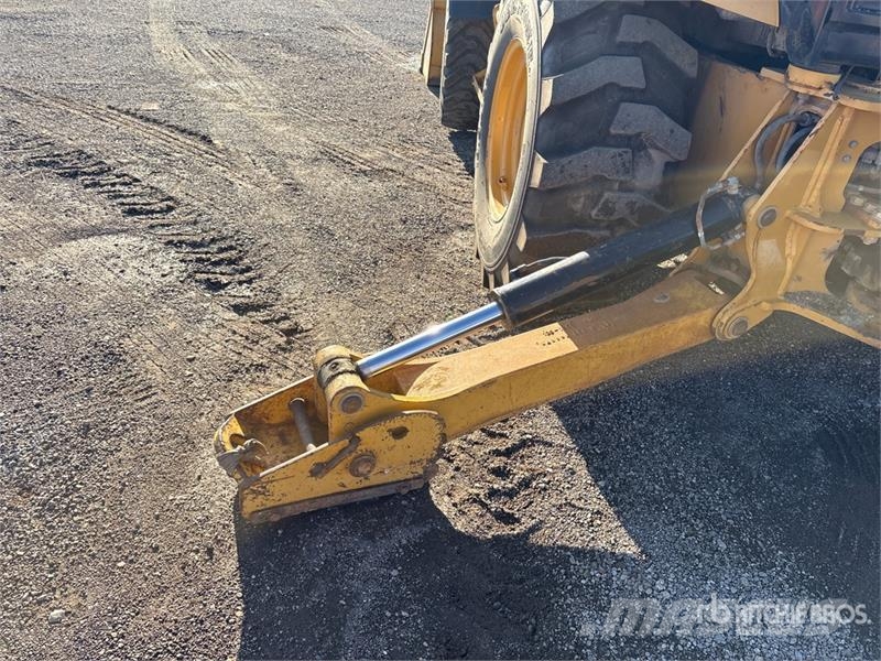 CAT 420E Retroescavadeiras