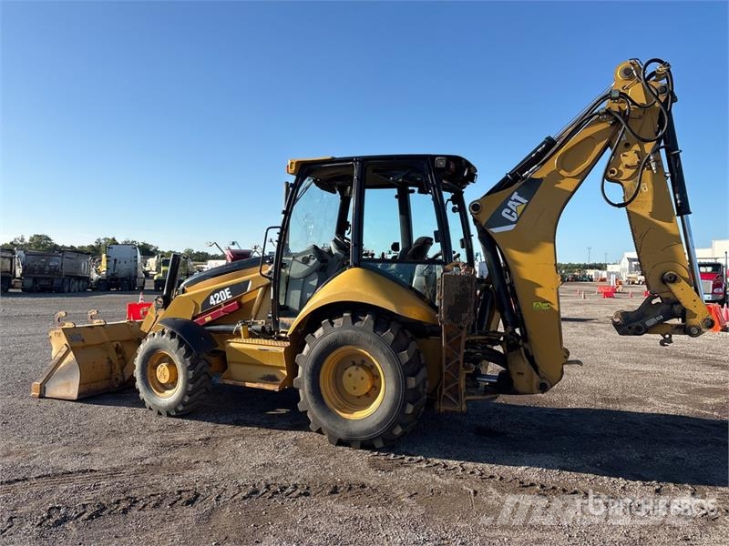 CAT 420E Retroescavadeiras