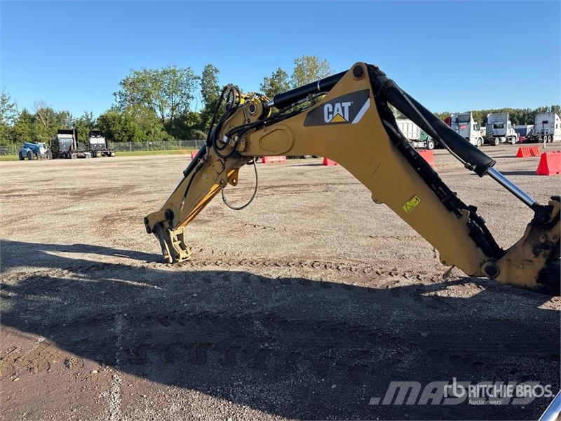 CAT 420E Retroescavadeiras