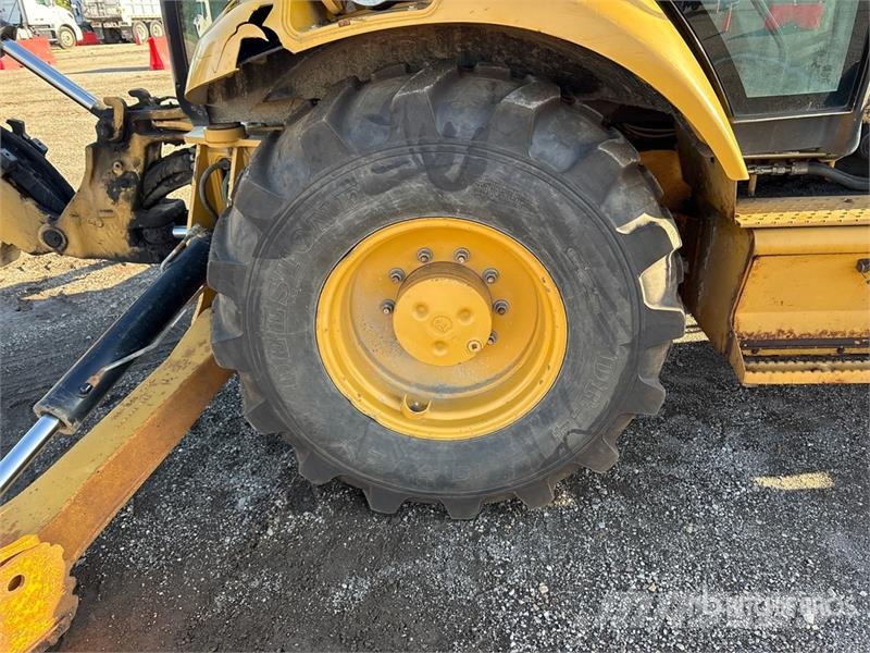 CAT 420E Retroescavadeiras