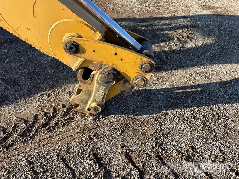CAT 420E Retroescavadeiras