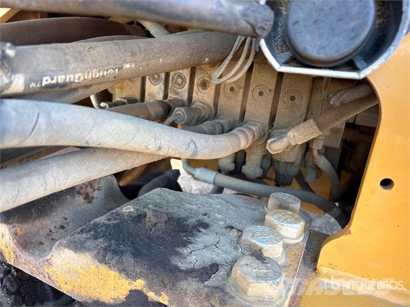 CAT 420E Retroescavadeiras