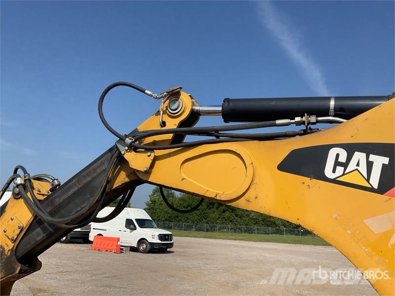 CAT 420F Backhoe loaders