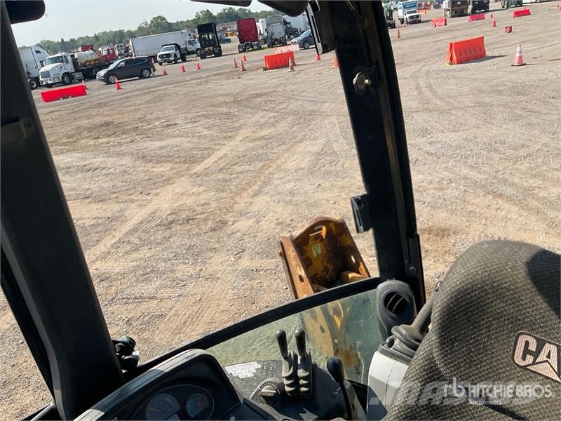 CAT 420F Backhoe loaders