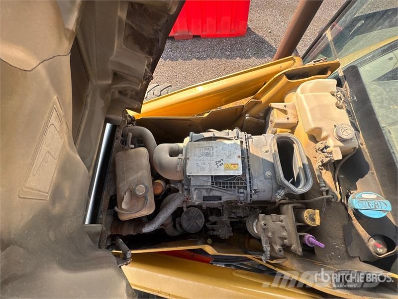 CAT 420F Backhoe loaders